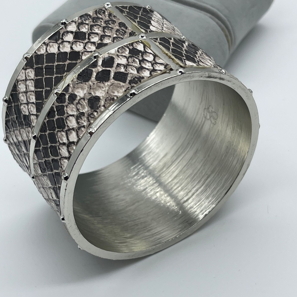 Jessica Simpson Cuff - Picture 2 of 4